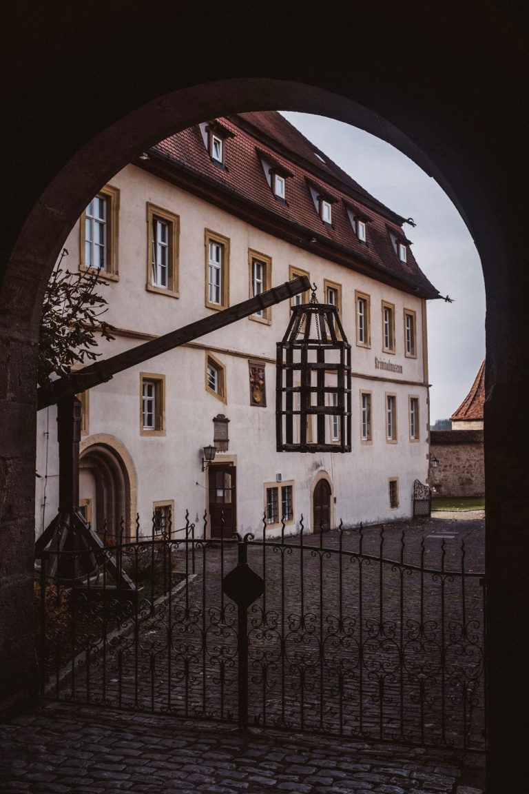 Blick auf das Kriminalmuseum in Rothenburg ob der Tauber
